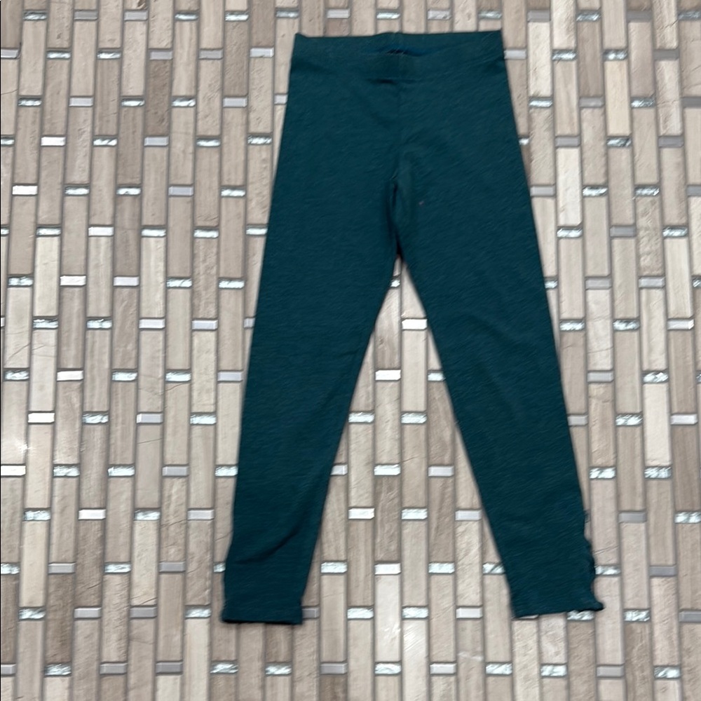 Old Navy Green Leggings with Streamlined Silhouette